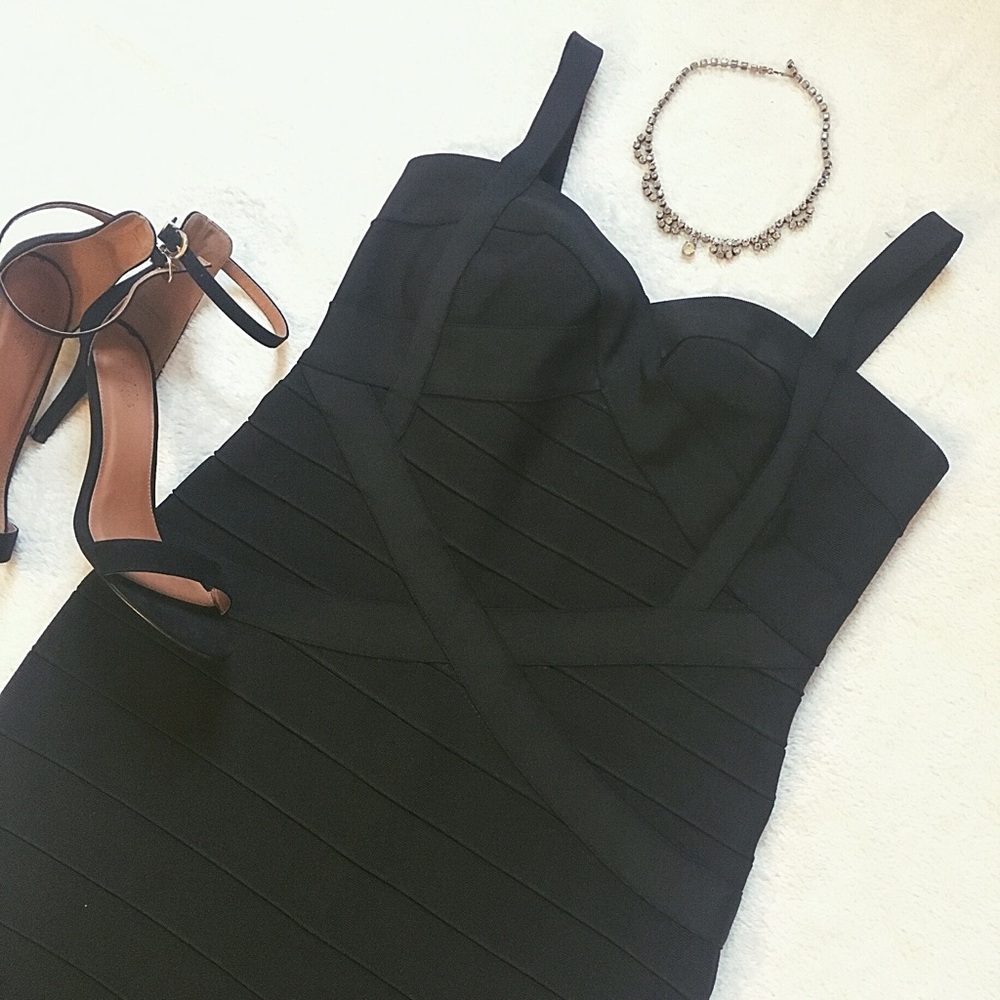 Classic Black Midi Bodycon Dress with Straps
